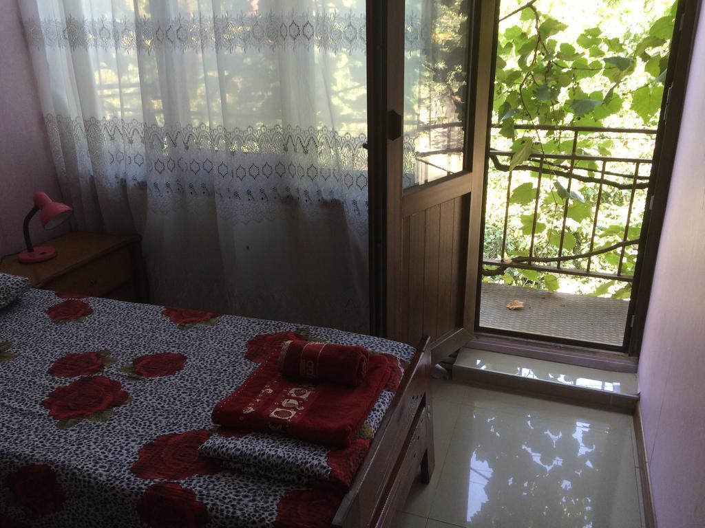 Alex'S Cosy Guesthouse Tbilisi ภายนอก รูปภาพ